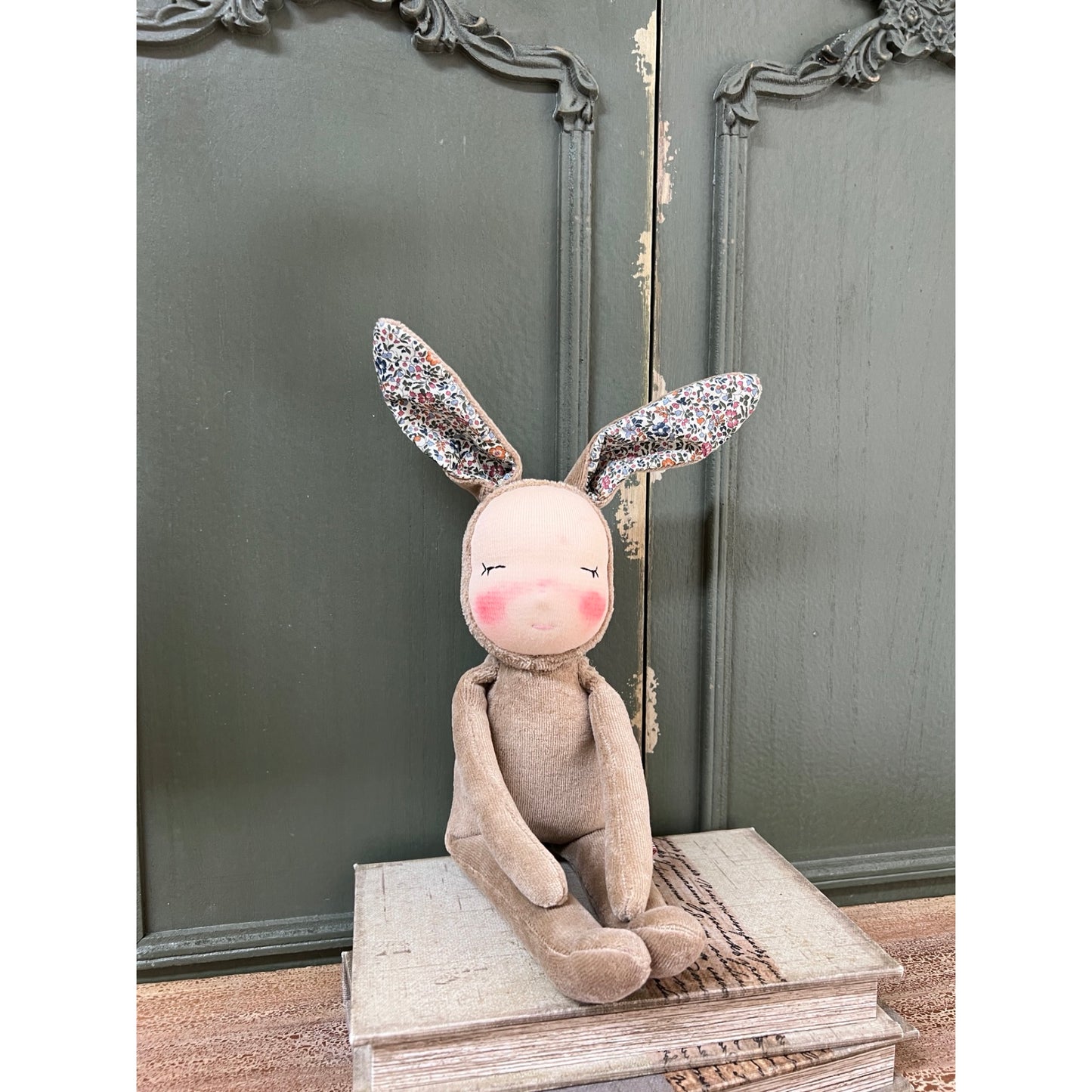 Cuddle Bunny_Walnut Hull Dyed Cocao