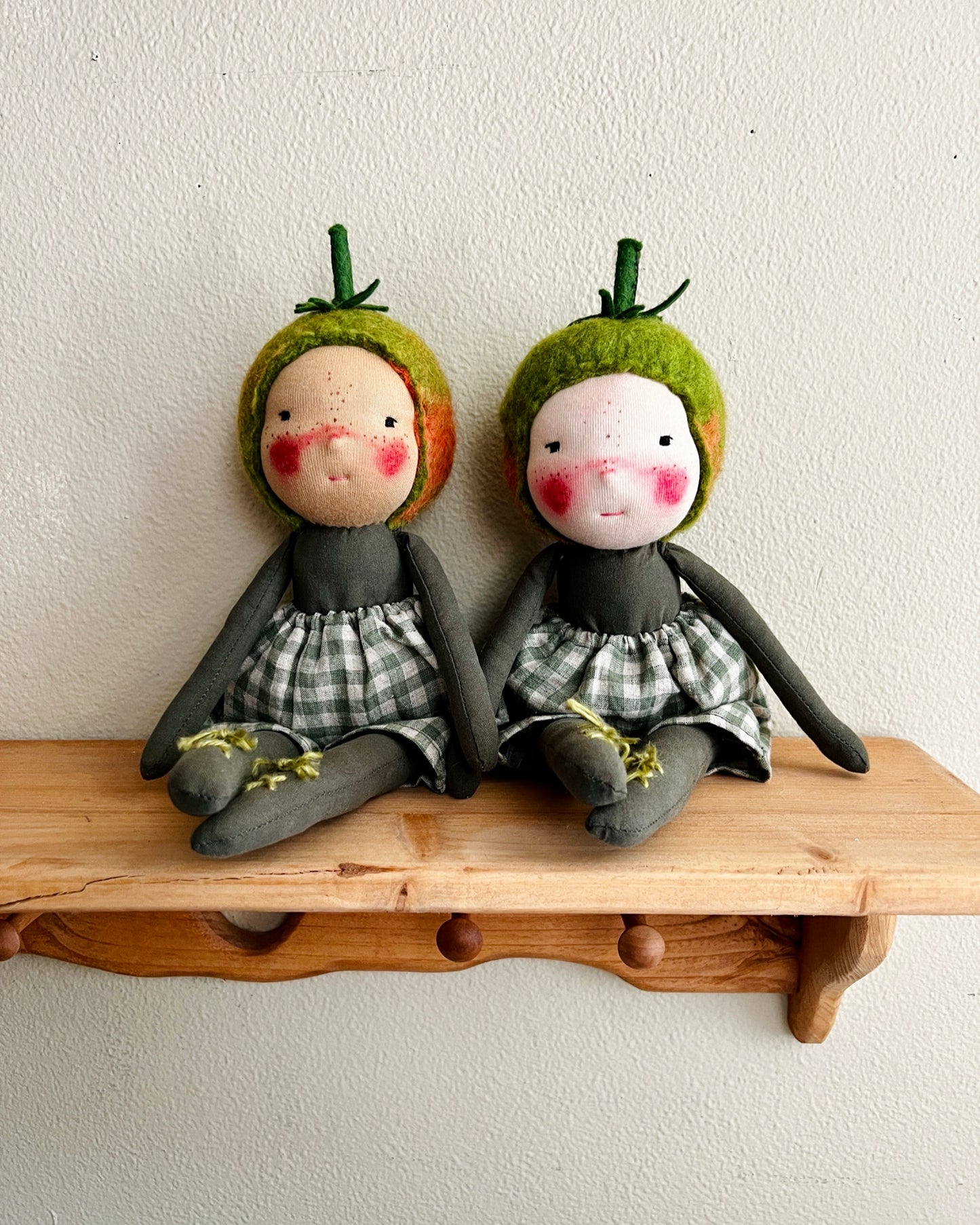 Green Tomato Friend | Fair Skin