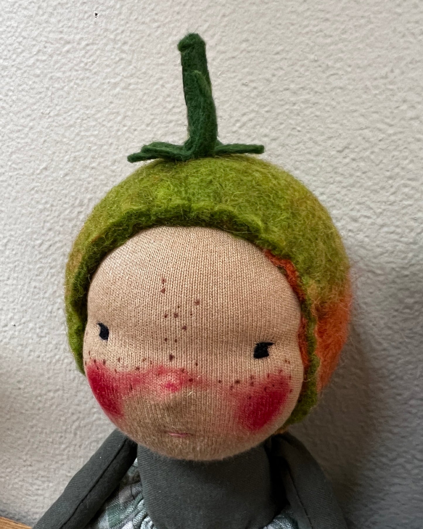 Green Tomato Friend | Cocoa Skin