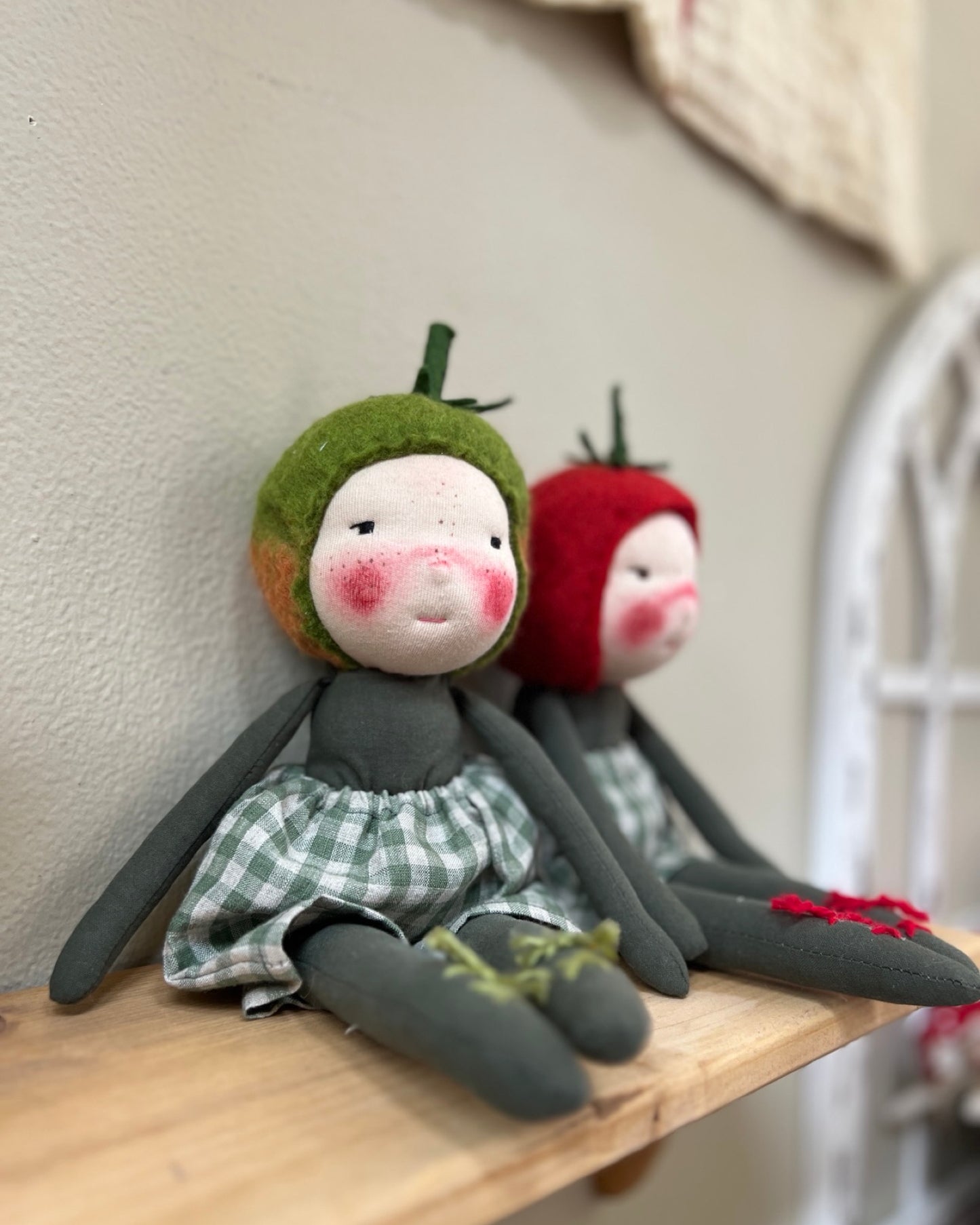 Green Tomato Friend | Fair Skin