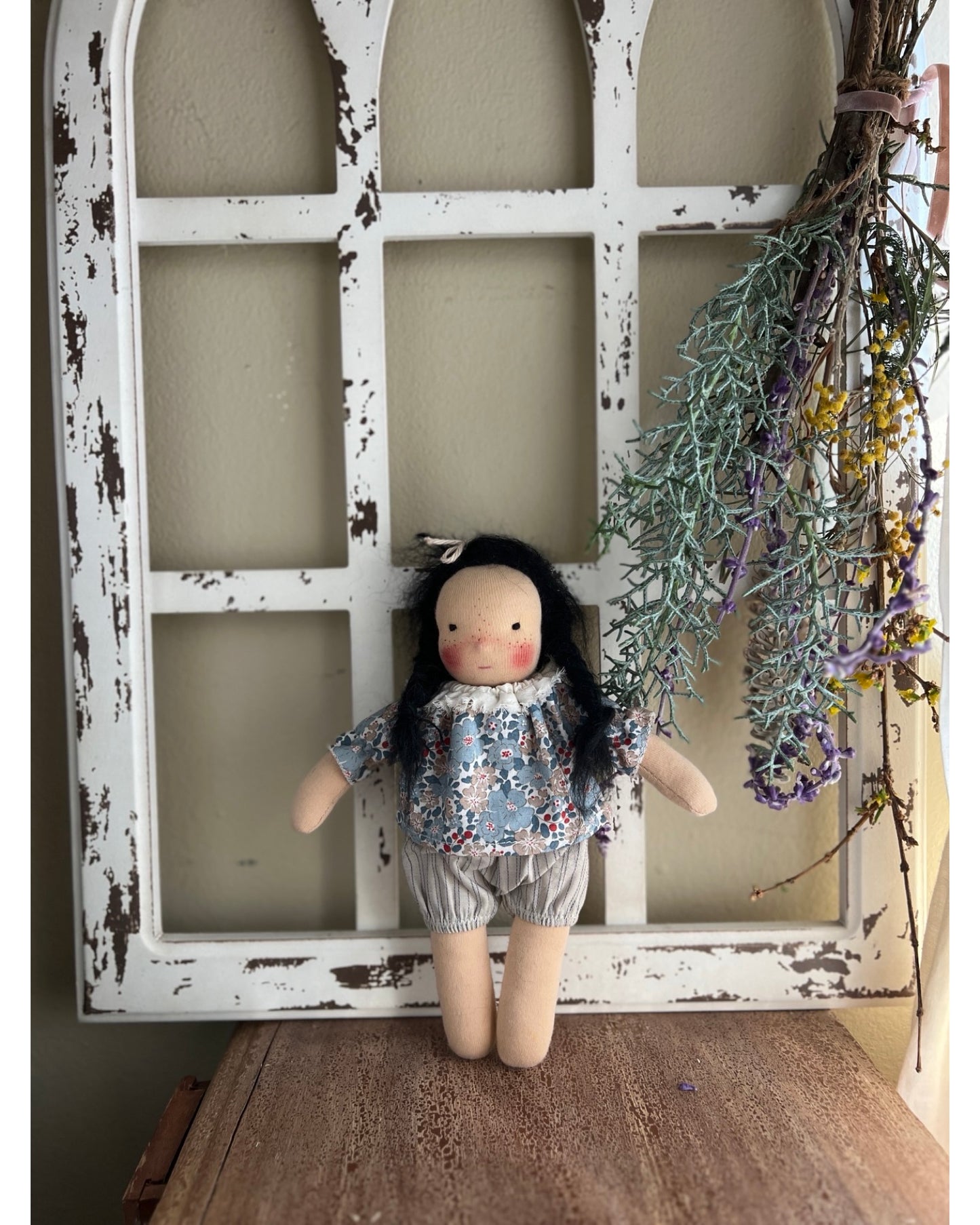 Medium Waldorf-Inspired Standing Doll – Kindred Friends | Hana