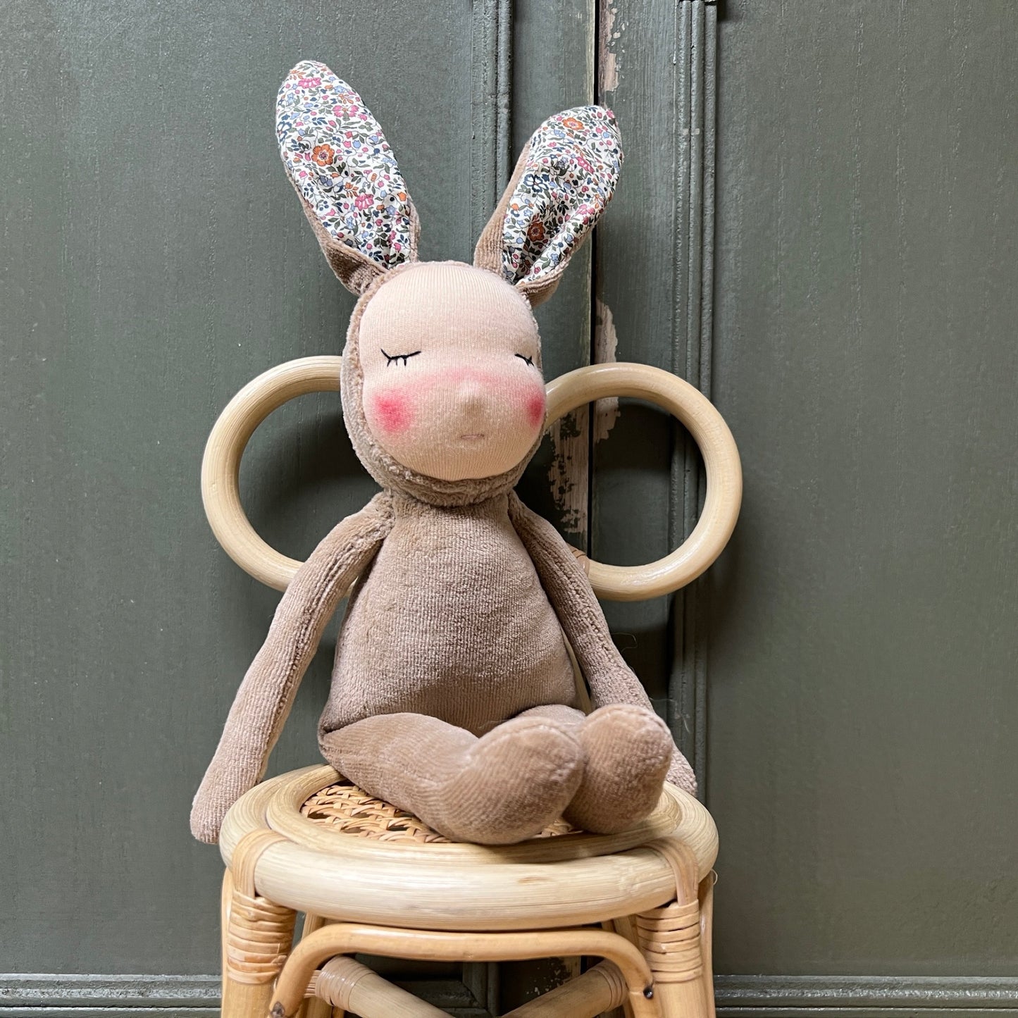 Cuddle Bunny_Walnut Hull Dyed Cocao